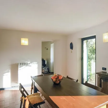 Prázdninový dům 2 Bedroom Lovely In