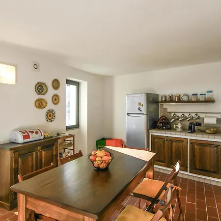 2 Bedroom Lovely In Hébergement de vacances *