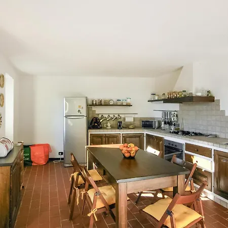 2 Bedroom Lovely In Hébergement de vacances *