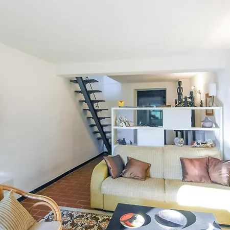 2 Bedroom Lovely In Hébergement de vacances Carnea